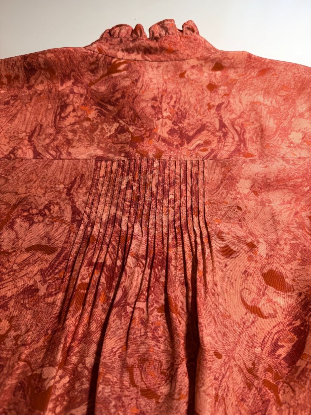 Lafayette 148 New York 100% Silk Blouse Ruffled Bottom Pleated Front and Back XL - Picture 5 of 16